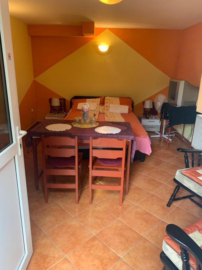 Fonix Apartman Apartment Keszthely Ngoại thất bức ảnh